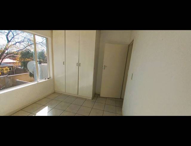 2 BEDROOM TOWNHOUSE FOR SALE IN GLEN MARAIS